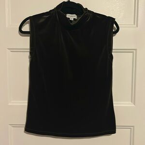 Evereve Yara Dark Olive Velour Top Small EUC